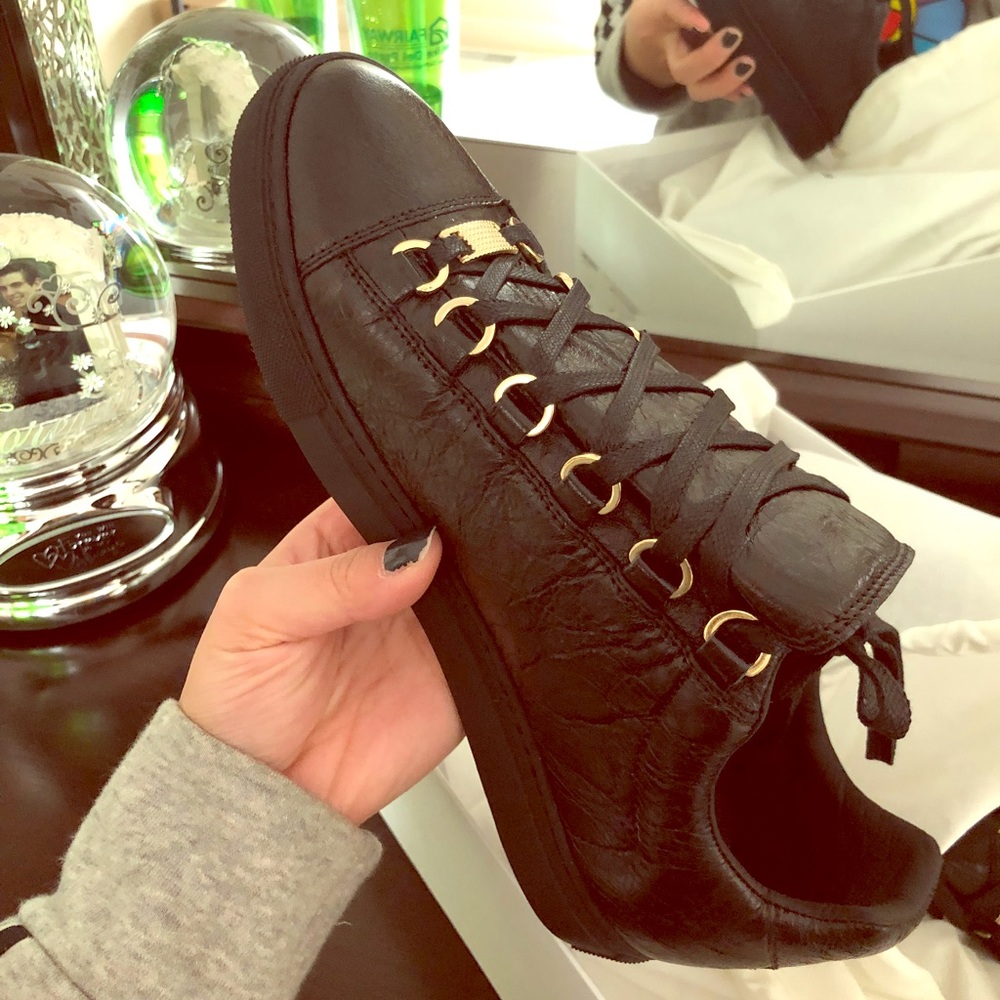 Women’s black balenciaga arenas